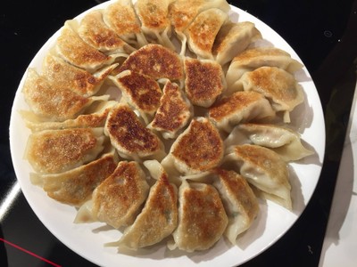 เกี๊ยวซ่ากระทะร้อน