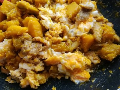 วิธีทำ ฟักทองผัดไข่โบราณ สูตรคุณยายร้านขายข้าวแกง 