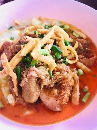 ก๋วยเตี๋ยวไก่น้ำกะทิ