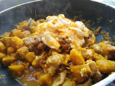 วิธีทำ ฟักทองผัดไข่โบราณ สูตรคุณยายร้านขายข้าวแกง 