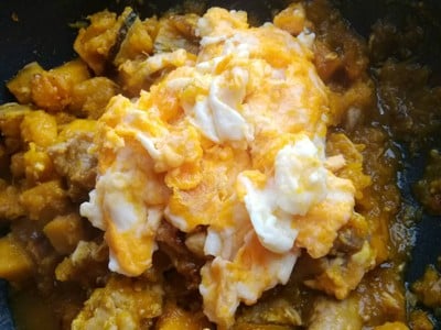 วิธีทำ ฟักทองผัดไข่โบราณ สูตรคุณยายร้านขายข้าวแกง 