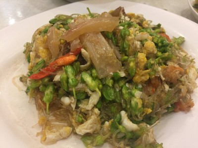 ดอกขจรผัดไข่