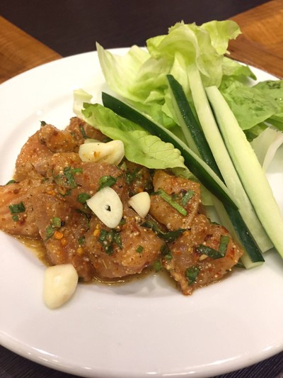 ยำแซลมอน ร้าน Kin Donburi Gateway Ekkamai - Wongnai