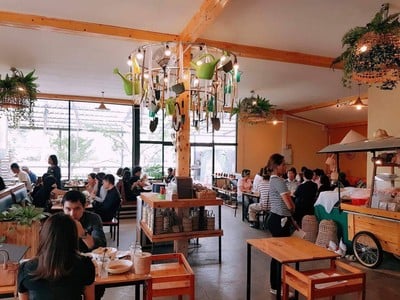 บรรยากาศ อาหาร 2499 ฟาร์มอร่อย นิคม304