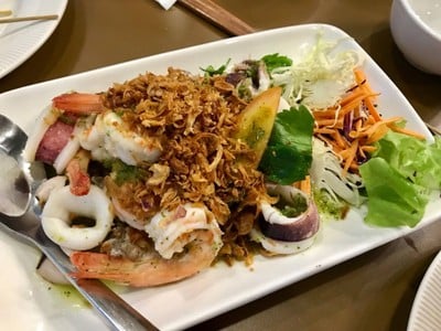 ยำใบบัว(รวมมิตรทะเล)