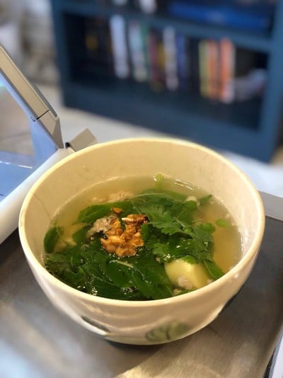 วิธีทำ แกงจืดหมูสับใบกะเพรา