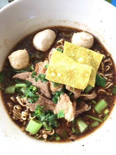ก๋วยเตี๋ยวเรือปาดชาม (Boat Noodle Pardcharm 'Pol') จ.อ่างทอง ก๋วยเตี๋ยวเรือปาดชาม (Boat Noodle Pardcharm 'Pol') จ.อ่างทอง