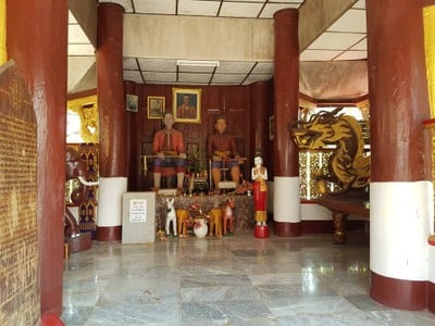 วัดพระพุทธบาทตากผ้า