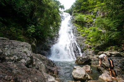 บรรยากาศ น้ำตกสาริกา