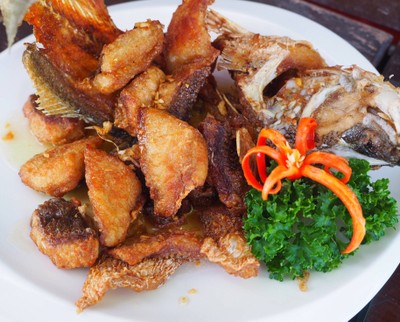 ต้องคู่ปลากะพงทอดน้ำปลา