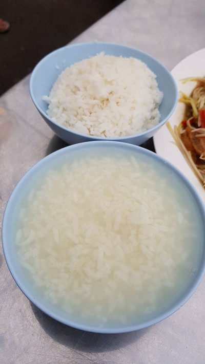 อาหาร หรือ เครื่องดื่ม