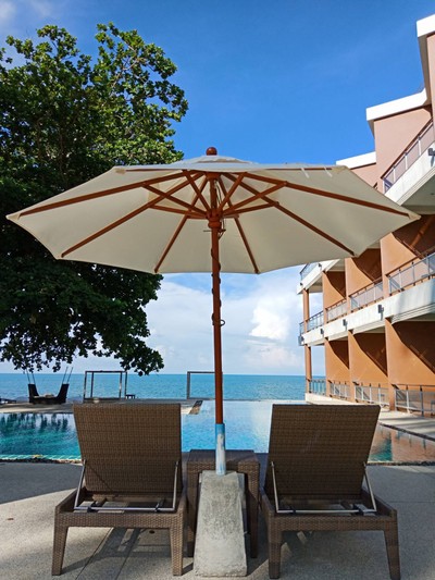 สระว่ายน้ำ/ชายหาด