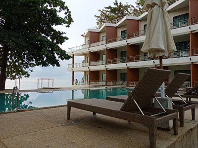 สระว่ายน้ำ/ชายหาด