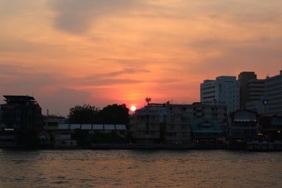 บรรยากาศ ท่ามหาราช