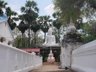 วัดพระแท่นศิลาอาสน์