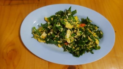 ใบเหลียงผัดไข่