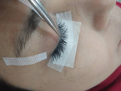 ต่อขนตา