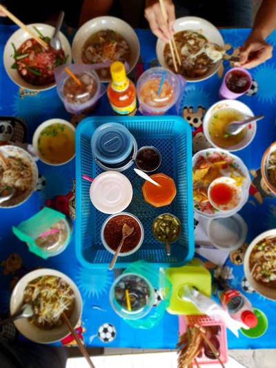 อาหาร หรือ เครื่องดื่ม