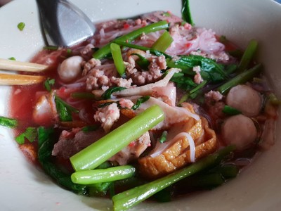 เส้นเล็กเย็นตาโฟ