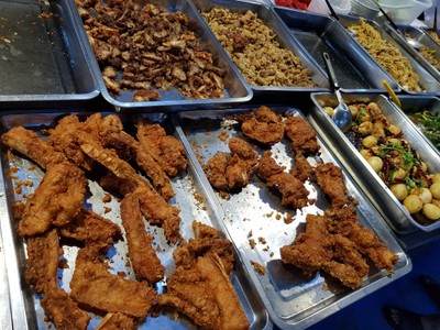 หมูทอด ไก่ทอด