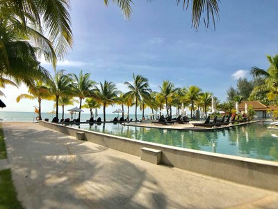 สระว่ายน้ำ/ชายหาด