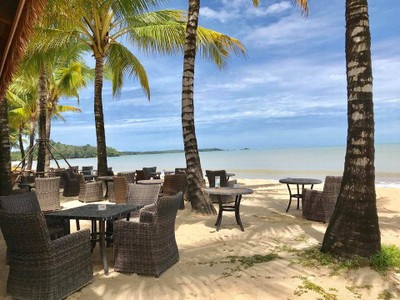 สระว่ายน้ำ/ชายหาด