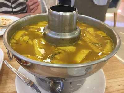 แกงเหลืองปลากะพงยอดมะพร้าว