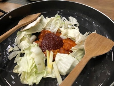 ชุดไก่ผัดซอสคาลบี้