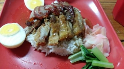 ข้าวหมูแดง กรอบ