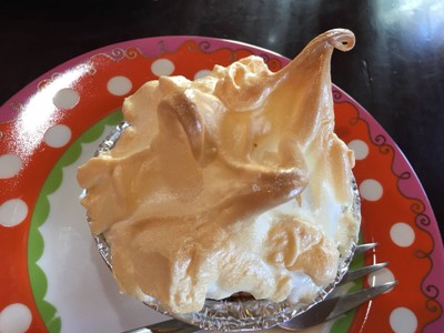 เค้กผลไม้หน้าเมอแรง