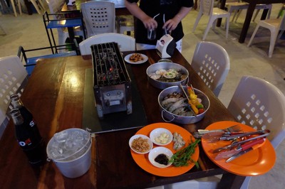 อาหาร หรือ เครื่องดื่ม
