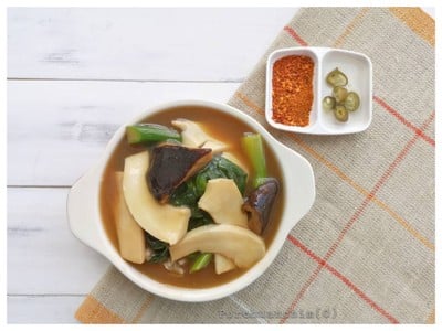 ก๋วยเตี๋ยวราดหน้าเป๋าฮื้อ