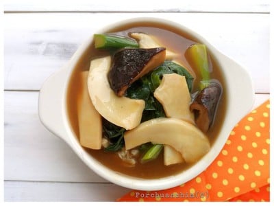 ก๋วยเตี๋ยวราดหน้าเป๋าฮื้อ