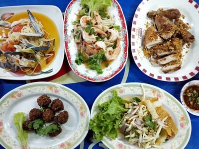 ลาบบัว-เล็กปลาเผา (Lap Bua-Lek Pla Phao Restaurant) ลาบบัว-เล็กปลาเผา (Lap Bua-Lek Pla Phao Restaurant)
