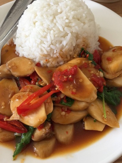 ข้าวกระเพาเห็ด