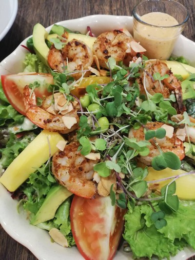 สลัดกุ้งย่างอโวคาโด ราคา 255 บาท+##1