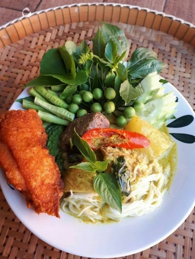 ขนมจีนบ้านเเม่ สุราษฎร์ธานี