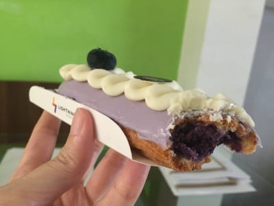 เอแคลร์ บลูเบอรี่ และ วนิลา ครีม