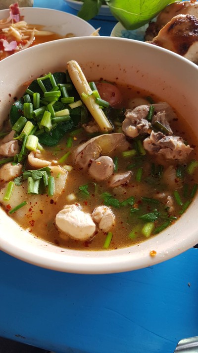 ต้มแซ่บไก่