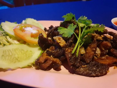เห็ดหอมทอดกระเทียม