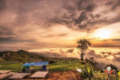 เตนท์ที่เรานอนค่ะ ถ่ายโดยพี่ต้อมเจ้าของรีสอร์ท