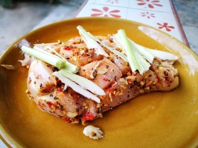 วิธีทำ อกไก่อบสมุนไพรสูตรพี่โกมล วิธีทำ อกไก่อบสมุนไพรสูตรพี่โกมล
