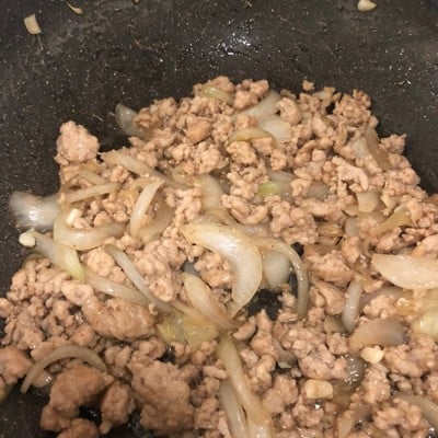 วิธีทำ หมูสับผัดน้ำมันหอย วิธีทำ หมูสับผัดน้ำมันหอย