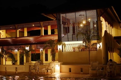 สระว่ายน้ำ/ชายหาด