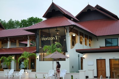 สระว่ายน้ำ/ชายหาด