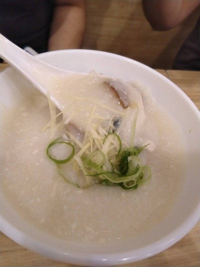 โจ๊กหมูไข่เยี่ยวม้า