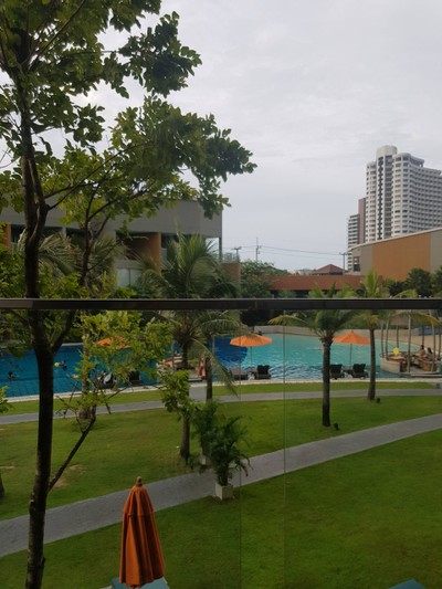 สระว่ายน้ำ/ชายหาด