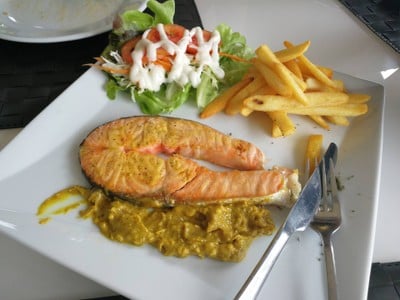 Sky Hill Bar & Restaurant (สกายฮิลล์ เรสเตอรอง) Sky Hill Bar & Restaurant (สกายฮิลล์ เรสเตอรอง)