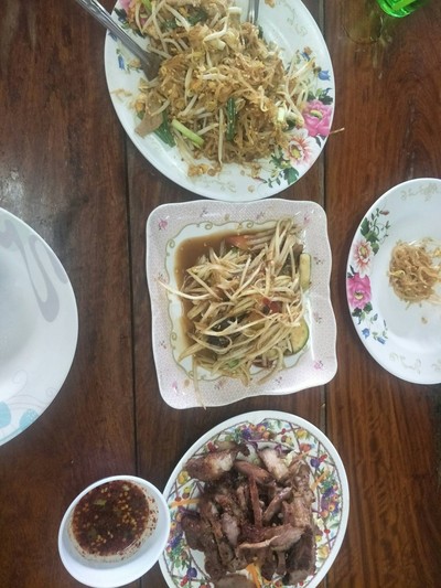 อาหาร หรือ เครื่องดื่ม