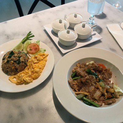 อาหาร หรือ เครื่องดื่ม